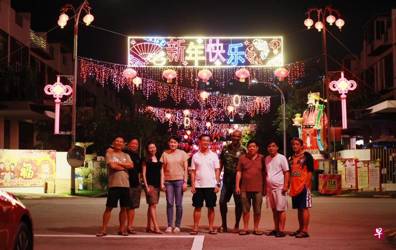 9名负责人齐心协力统筹，在节庆时把社区打造成“打卡”景点。（潘丰源 摄影）
