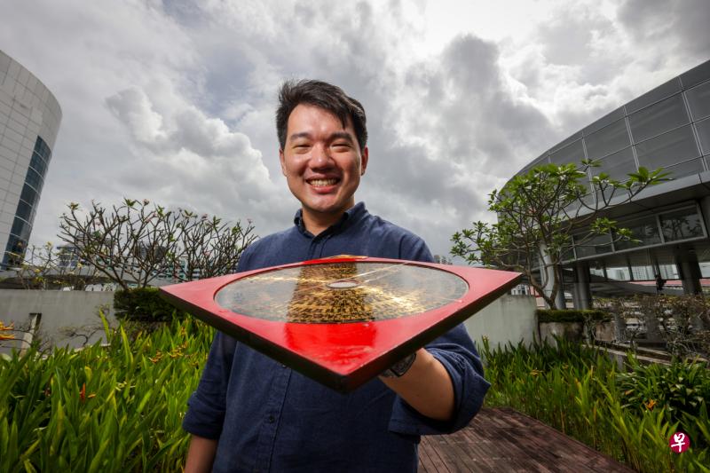 嶦孝颜潜心钻研东方哲学，也不吝于分享，希望让更多人了解命理背后的历史和文化。（叶振忠摄）