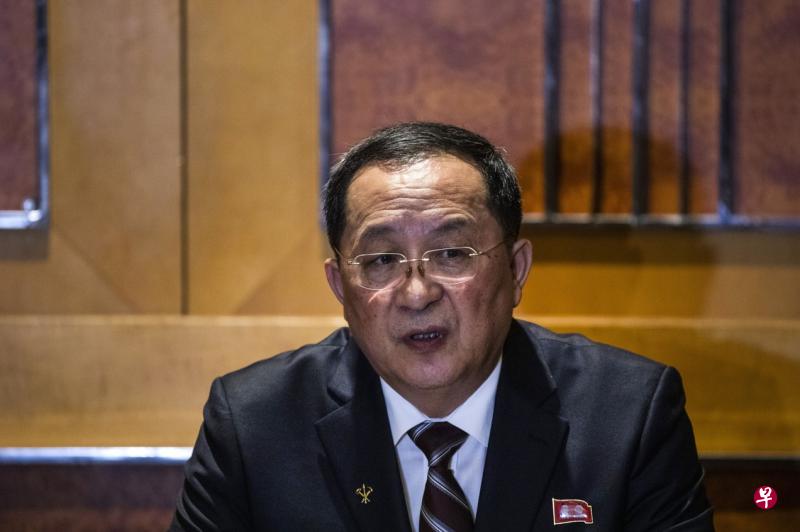 　现年67岁的李勇浩担任过许多与西方打交道的高级职位，是外界熟知的朝鲜外交“一把手”。（彭博社）