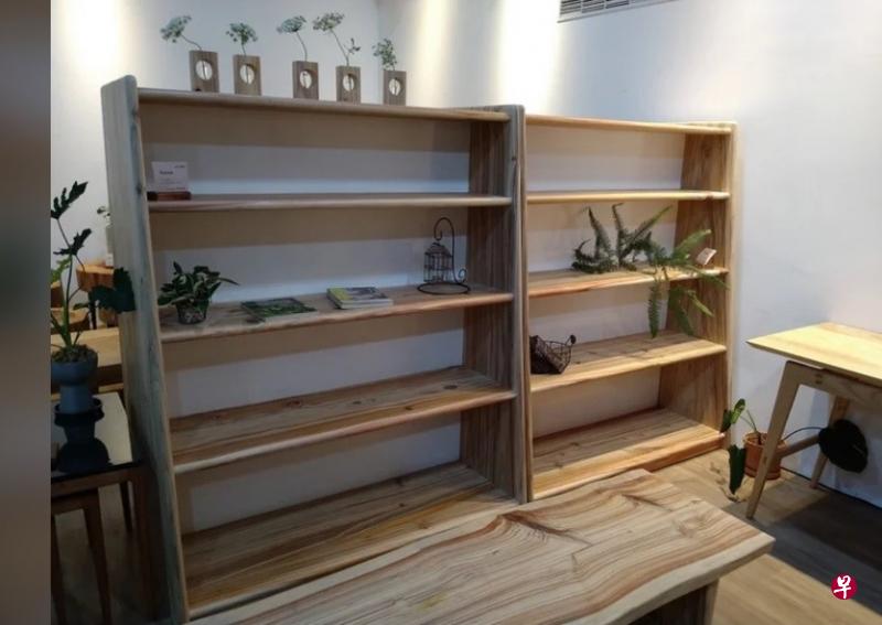 ←↑台湾“来自山谷的职人手艺——国产材手作家具特展”展出80多件作品，反映花莲偏乡青年的职人手艺成果。（互联网）