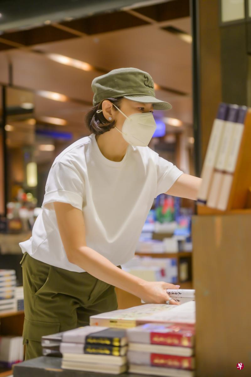 林青霞于台北诚品书局。（Swkit邓永杰摄）