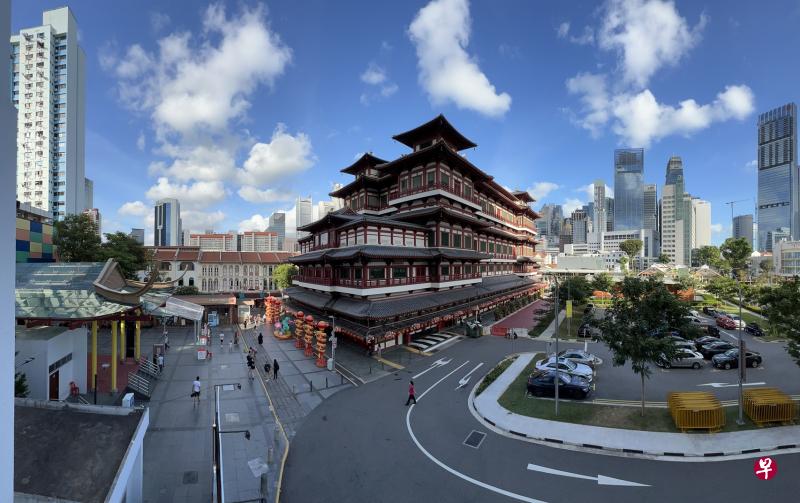 时隔三年，牛车水今年除夕夜会再次燃放鞭炮。据悉，56串鞭炮会在牛车水广场和佛牙寺毗邻的万达街露天停车场燃放。（陈渊庄摄）