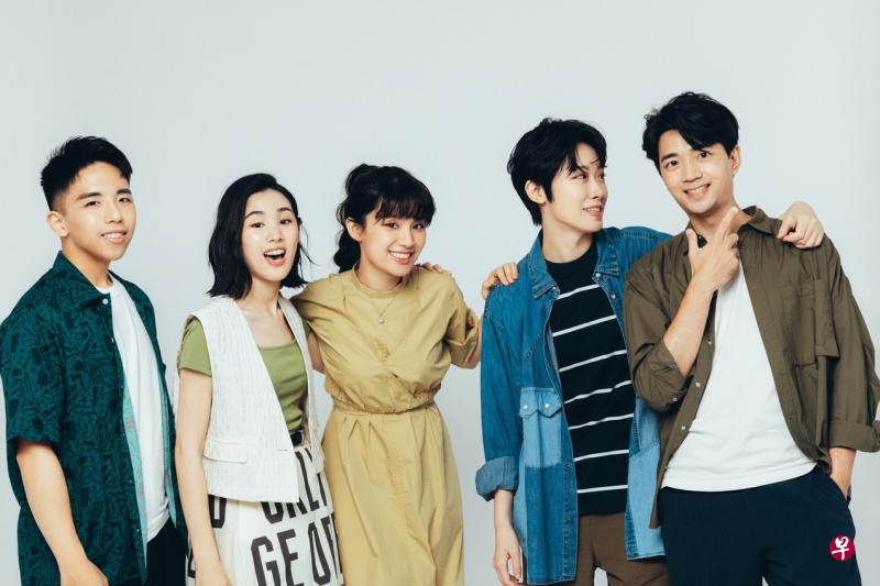 “寻人启事”的团员有东东（左起）、Rere、DoDo、掐玉和信迪。（受访者提供）