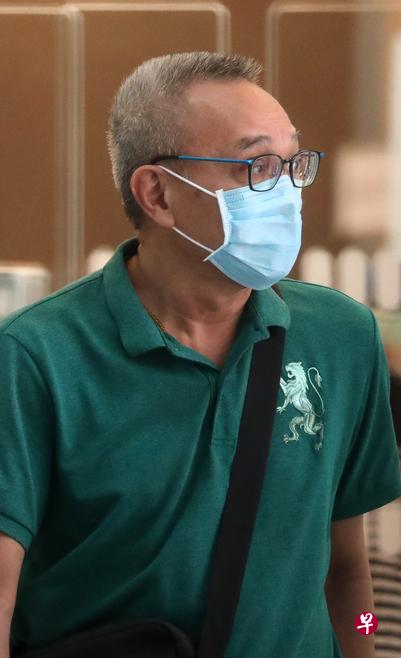 被告张锦荣以各种欺骗手法，三年内私吞兀兰第八分区居民联系网的2万余元公款，被判坐牢七个月。（海峡时报）