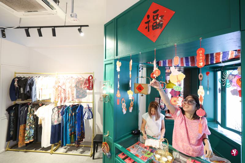 彤彤友谊商店迁入百胜楼后打造小巧时尚杂货店概念。