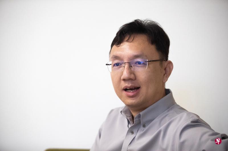 新加坡国立大学计算机学院梁永立副教授：会作弊的人就会作弊，但最终吃亏的是他们自己。精通技能是须下苦功的，只会依赖科技代做作业，不懂得如何学习的学生是无法达到精通的水平。（档案照片）