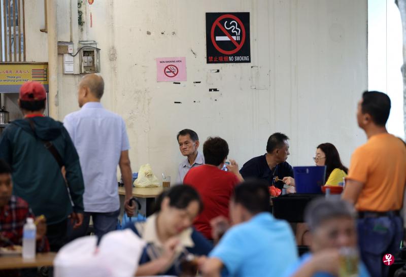 位于阿裕尼2道第119座的大食汇咖啡店去年5月翻新后全面禁烟，让食客有更健康的用餐环境。（邝启聪摄）