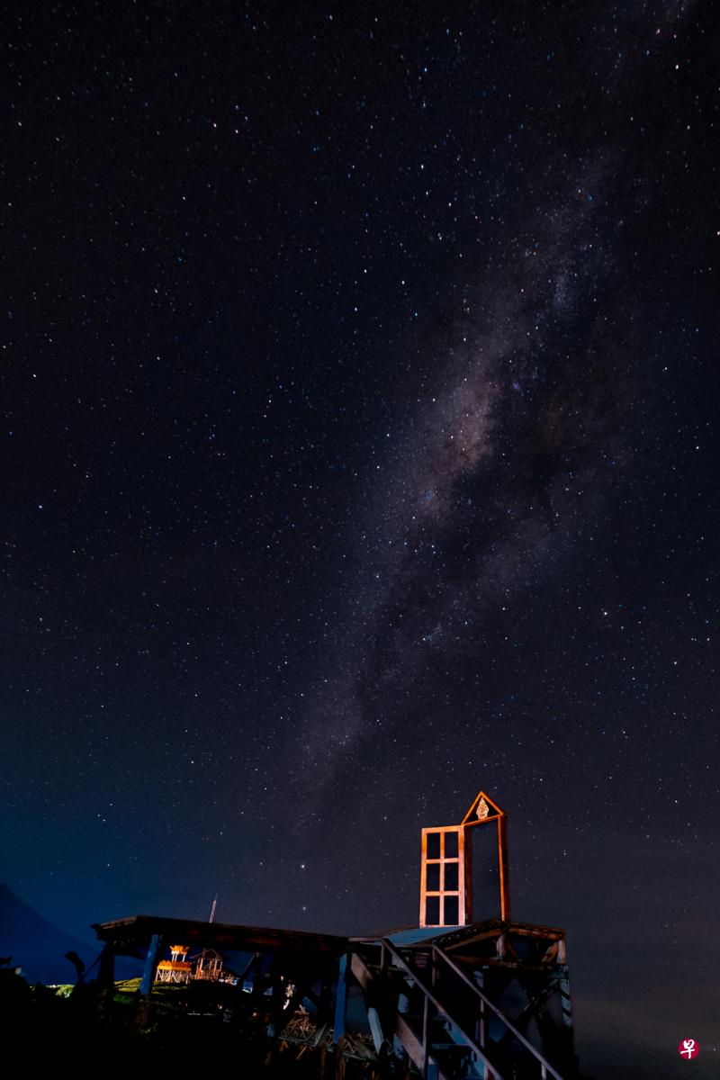通往星空的大门。