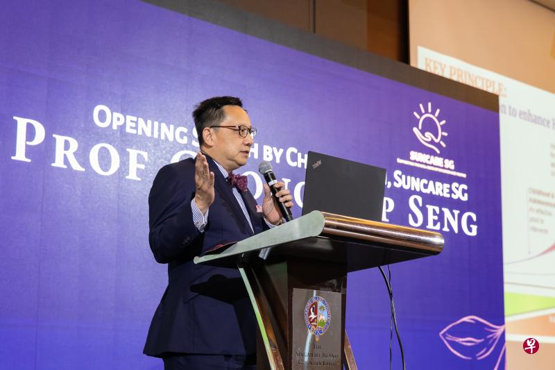 新加坡健康成长追踪研究首席研究员，国大杨潞龄医学院院长钟业成教授说，随着研究对象成长为青少年，研究将着重关注青少年的心理健康。此外，由他所担任董事会主席的慈善组织阳光未来也将在社区展开试点计划来衡量干预措施的可行性和可扩展性。（阳光未来提供）