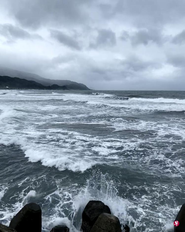 大海具有某种莫名的力量——我们对此畏惧，又受此召唤。（作者提供）