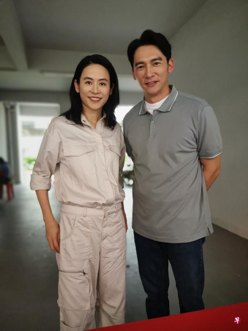 宣萱（左）和温昇豪主演本地新剧《谁杀了她》。
