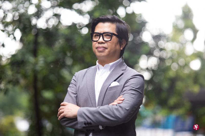 台湾绿色美妆企业欧莱德创办人兼董事长葛望平17年前领导欧莱德绿化转型。他说，公司属于中小企业规模，却依然能进行绿化转型，说明企业绿化转型的困难不在于规模或成本，而是在于领导者的决心。（沈康雄摄）