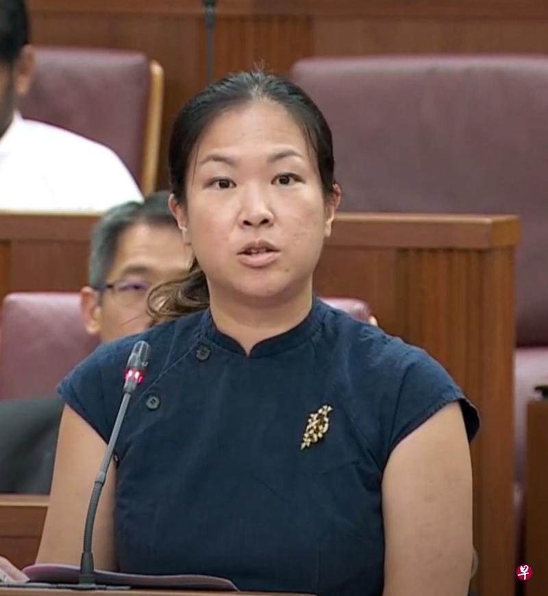 何廷儒认为，冠病期间各相关部门间应更好地协调信息和沟通渠道，避免民众对检疫隔离措施产生混淆。（gov.sg视频截图)