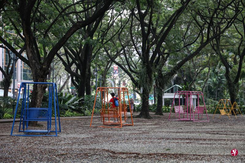 重振乌节路的其中一个计划是重新设计总统府正对面公园（Istana Park），把公园和多美歌格林（Dhoby Ghaut Green）及槟榔路空地连接起来，打造更宽敞的绿色空间，并增设玩乐设施。相关工程会从2025年起陆续完成。（李健玮摄）