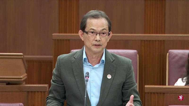 前进党非选区议员梁文辉之前违反议事程序，按照议事常规，议员特权可能会撤销。不过他事后就语气不佳向国会议长陈川仁道歉，并修改了脸书贴文，因此国会领袖英兰妮认为没有必要对他采取进一步行动。（gov.sg视频截图）