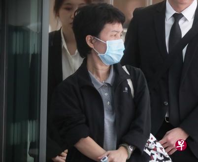 被告吕彩莹右转时撞倒妇女，导致后者入院五天后过世。（海峡时报）