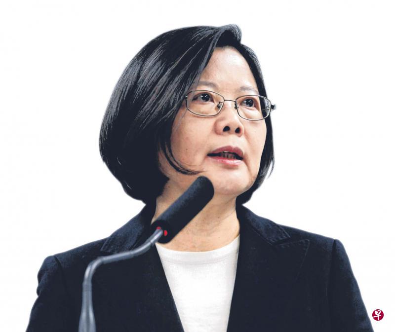 大陆多次明言‘九二共识’乃两岸共同政治基础的‘定海神针’，要即将于5月20日接任台湾总统的蔡英文明确对‘九二共识’及‘两岸同属一中’核心内涵表态。　　　　　　　　　　　　　　　　　　　  （路透社）