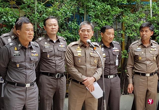 泰国警方召开记者会说明案件。（黄康玮/摄）