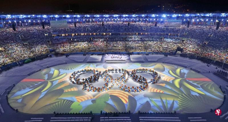 里约奥运闭幕式呈献了一场五光十色的表演。（路透社）