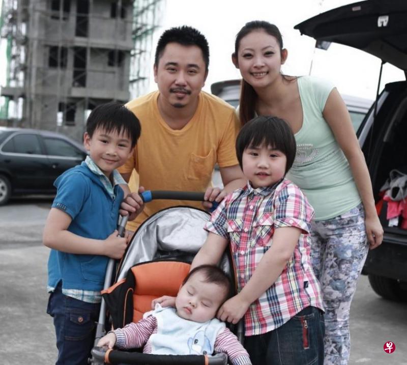 小彬彬温兆宇（后排左）与小陈羿君（后排右）沟通后先不离婚。（网络照片）