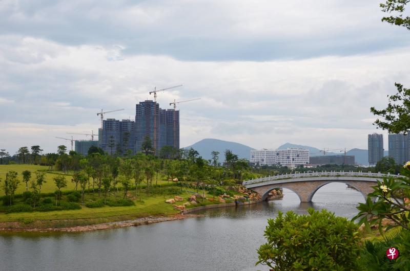 凤凰湖三眼桥一景。