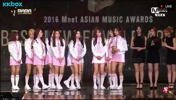 “I.O.I”夺下新人女子组合奖。（KKTV图）
