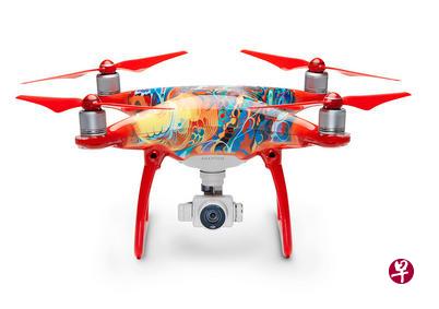 DJI新春限量版航拍机以红彤彤的吉祥造型亮相。（厂商提供）