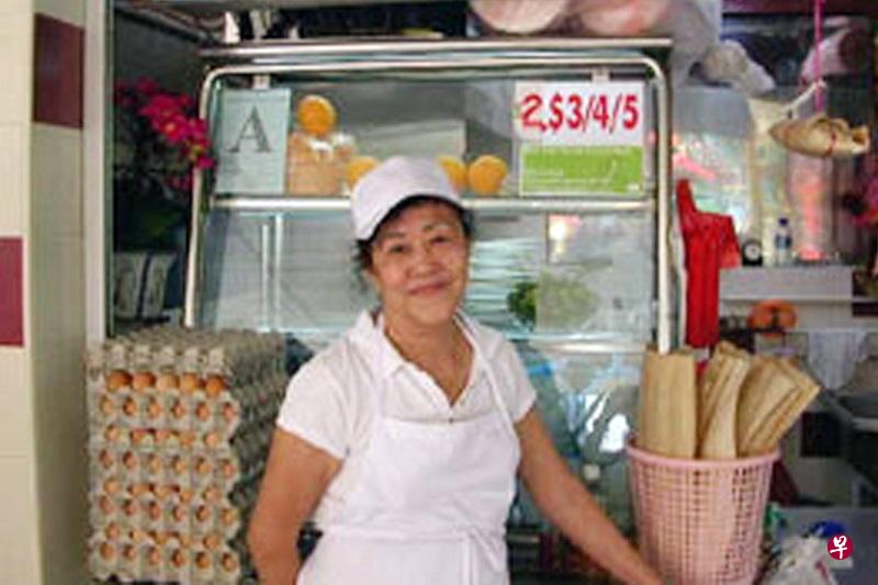 71岁的女摊主柯月娇。