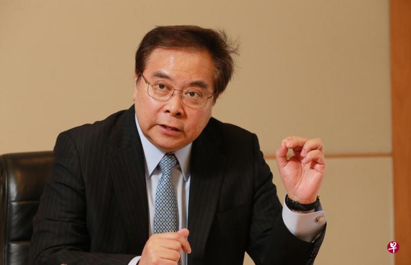 华侨银行行政总裁钱乃骥去年的年薪达838万元，是三家本地银行总裁中最低的。（档案照片）