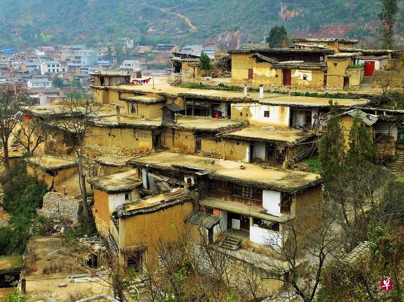 已有300年历史的古建筑活化石——小龙树24间房。