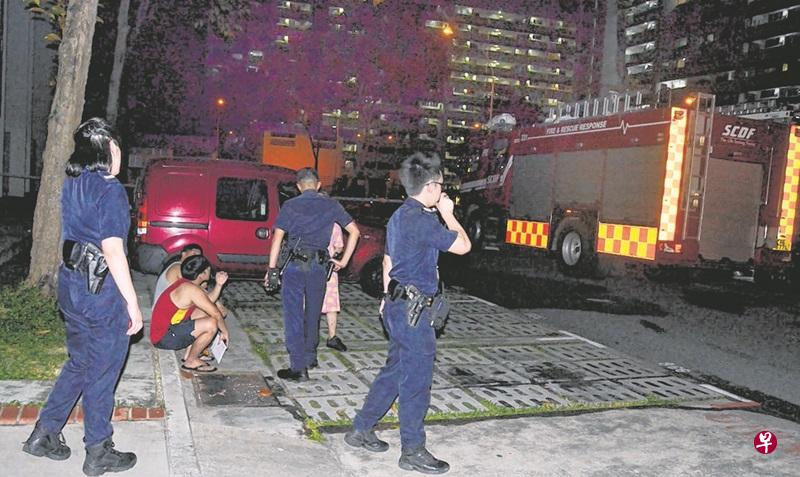 警方及民防封锁现场调查。