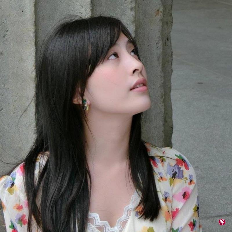 26岁台湾才女作家林奕含在处女作《房思琪的初恋乐园》出版后不久自杀身亡。她的真实经历与小说女主角的故事虚实交错，震惊社会。