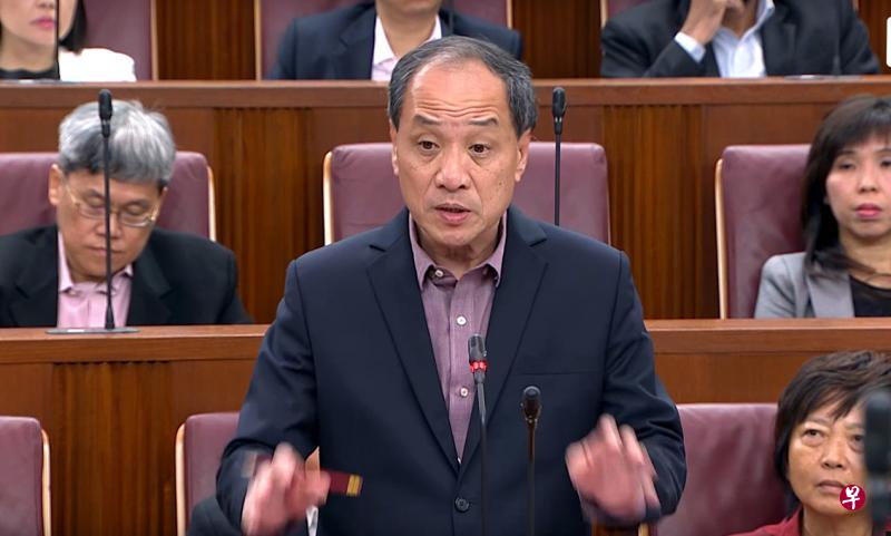刘程强质疑总理不对自己的手足提出告诉，行动党作为执政党会被视为是实行双重标准。（视频截图）