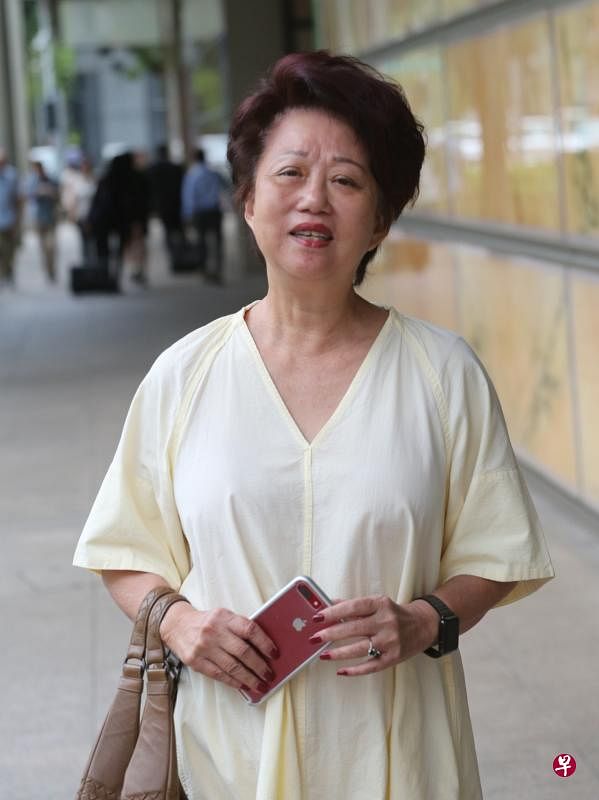 曾秀丽辩称，她电邮前夫是要告知他关于女儿和公司的近况，不是骚扰他。