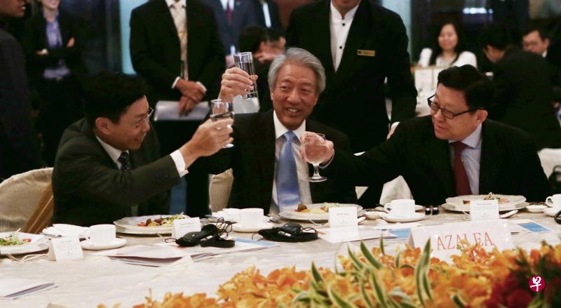 张志贤出席慧眼中国环球论坛2017年会（陈渊庄摄）