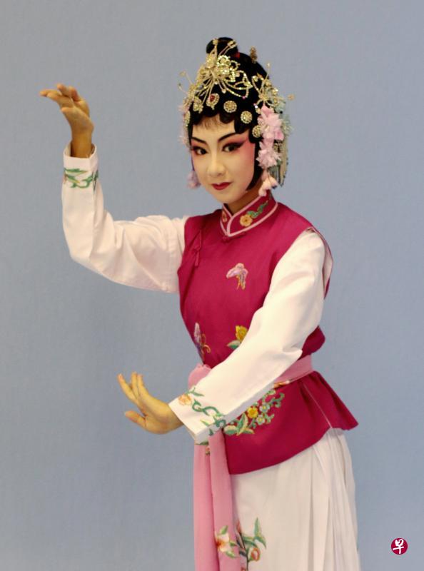 陈纬恬从小热爱潮州戏曲，年仅14岁就已有丰富的表演经验。（受访者提供）