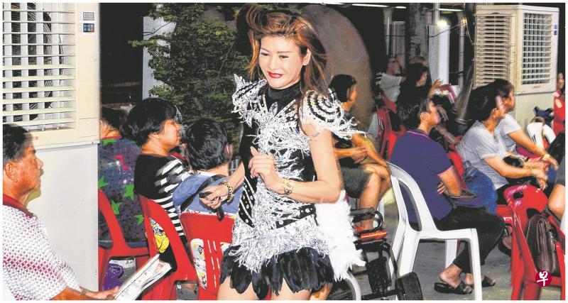 林晓婷接下裕廊、淡滨尼、兀兰三场歌台，两小时跑60公里。