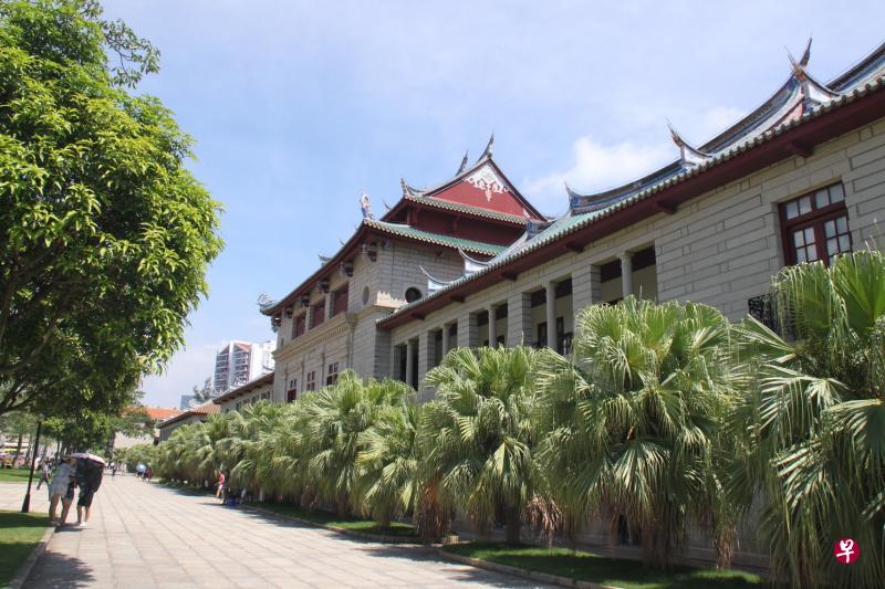 1920年代建成的群贤楼群，是厦门大学第一批建筑，被奉为“祖厝”。