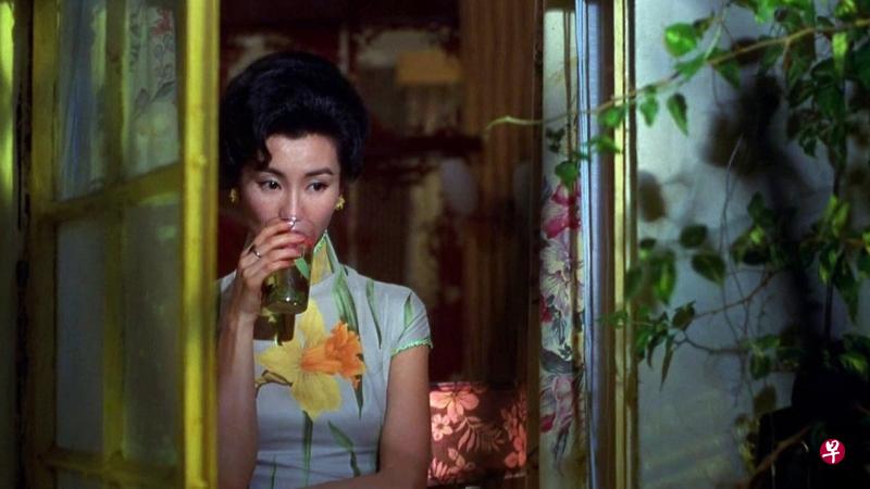 电影《花样年华》中着旗袍的张曼玉风情万种。（网络图）