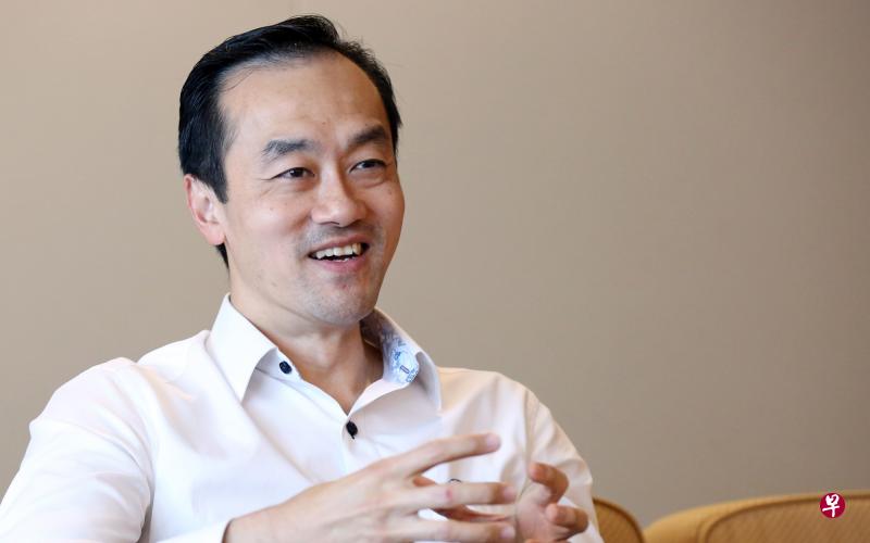 许宝琨医生说：“随着更多中国企业放眼东南亚，这些企业可以借助新加坡完善的经贸协议网络和金融体系，携同新加坡企业进军第三方市场。”（《联合晚报》档案照片）