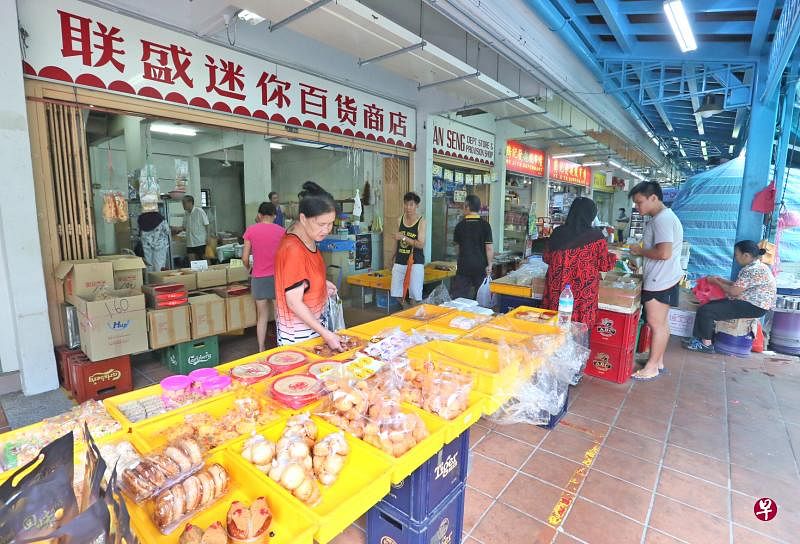黄亚彩经营杂货店已有70年，如今将正式结业退休。