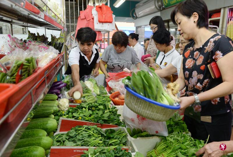 连日豪雨影响马国蔬菜收成，我国蔬菜也跟着起价。（档案照）