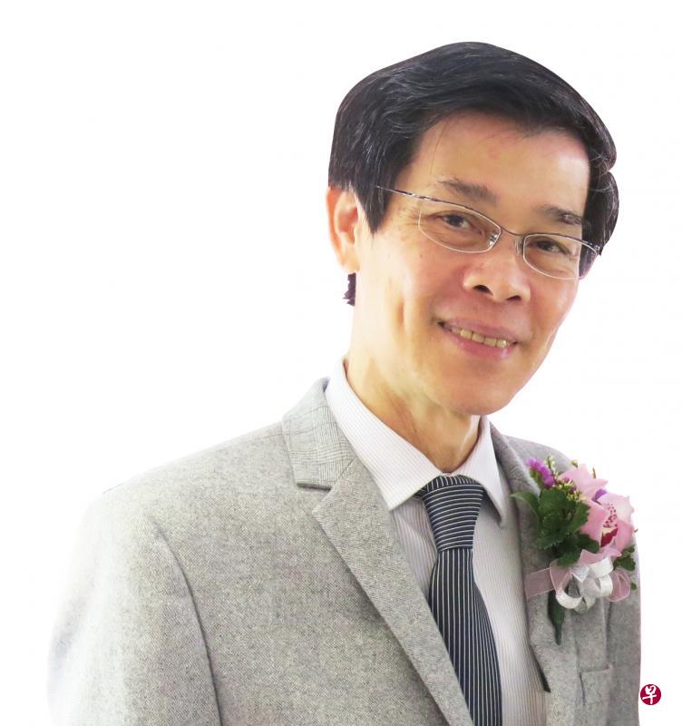 亚坤国际私人有限公司执行主席黎文深是亚坤咖啡店创办人黎亚坤的幼子。