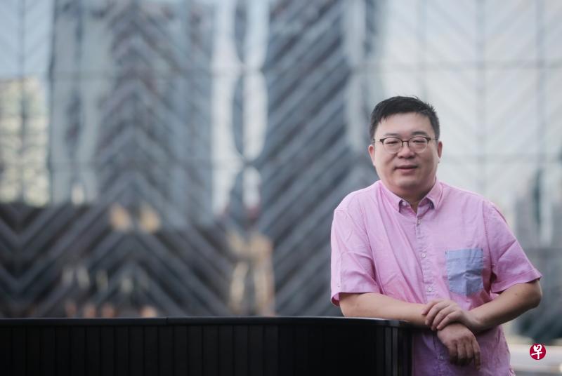 北京保利拍卖公司执行董事赵旭认为在很长一段时间，不可能有中国艺术品超越 《山水十二条屏》 的价格。（林国明摄）