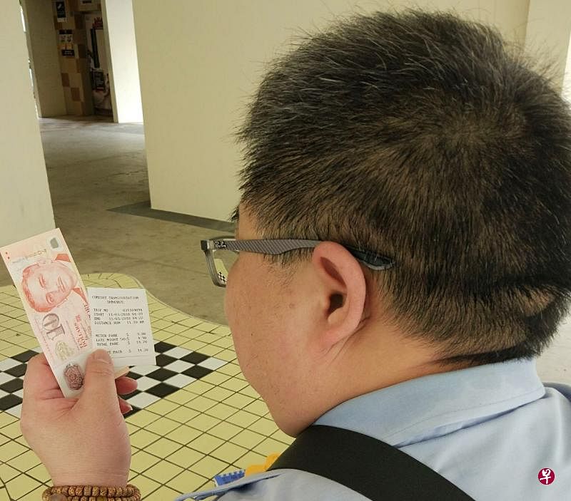 蔡清华同情站街女遭遇，拒收10元车费。（林礼颖摄）