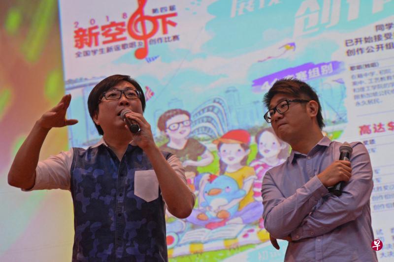 台下学生踊跃发问，“新空下”导师林倛玉（左）和张乐声认真回应。