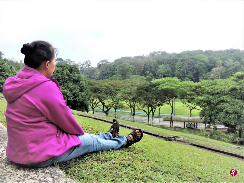 女儿从活泼爱表现，变得不爱说话，最近常因生病借口不上学。（档案照）