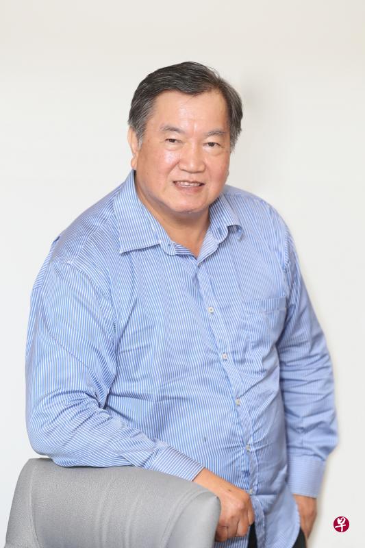 洪鼎良：我认为与员工的关系就如教练和球员的关系。球队要取得好成绩，需建立起团队精神，靠所有球员一同献力。