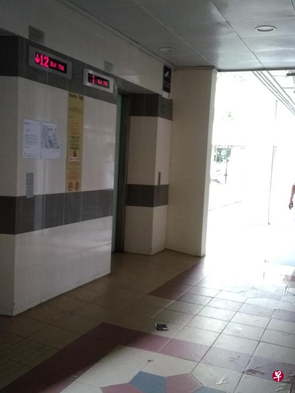　电梯左边的墙遮挡了视线，居民可能被脚踏车撞倒。（读者提供） 