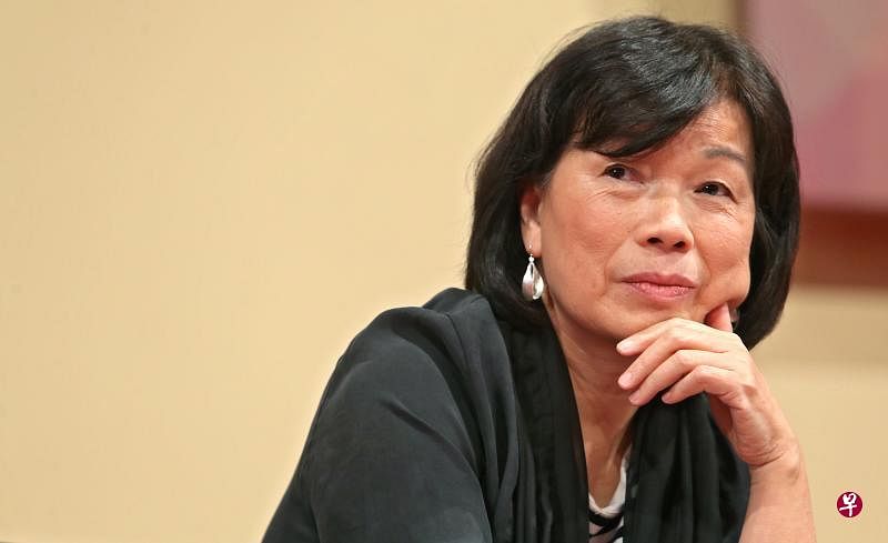 龙应台6月14日将带着她的新书《天长地久——给美君的信》，到新加坡跟读者见面。（档案照）